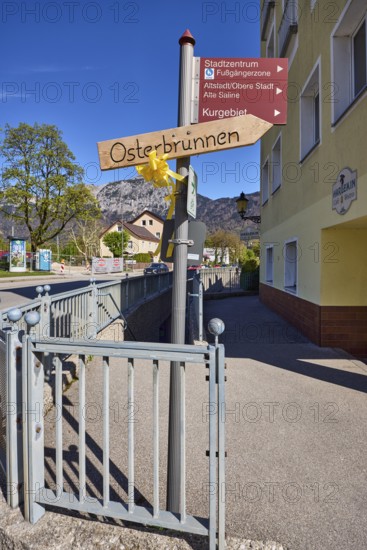 Signpost to the city centre, pedestrian zone, old town, old salt works, spa area and Easter