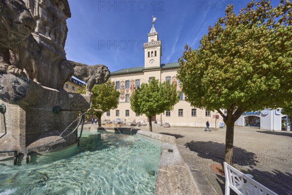 Wittelsbacherbrunnen, sculptor Karl Killer, fountain, historic town hall, trees, square, bench,