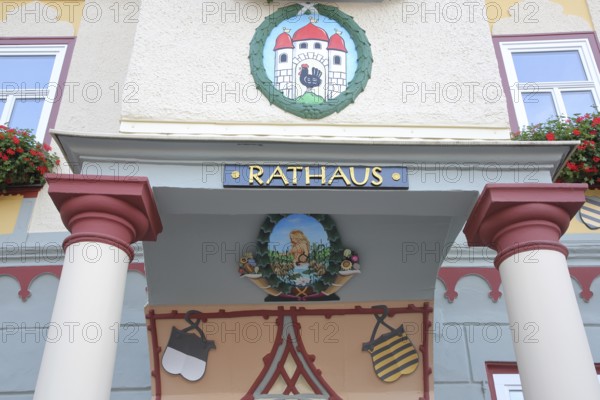 Entrance with decorations and town coat of arms, Slusia, painting, detail, town hall, Schleusingen,
