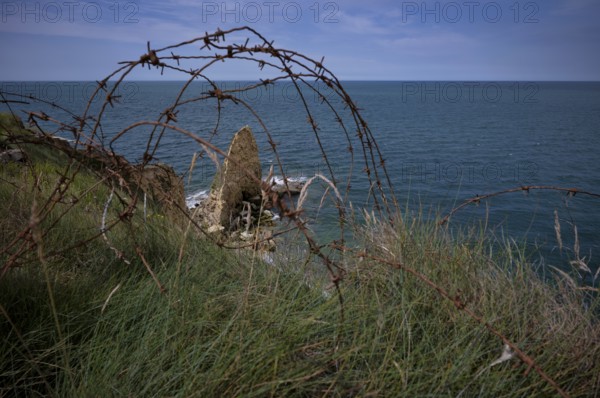 Barbed wire, Pointe du Hoc, memorial, memorial for US Rangers, Cricqueville-en-Bessin, D-Day,