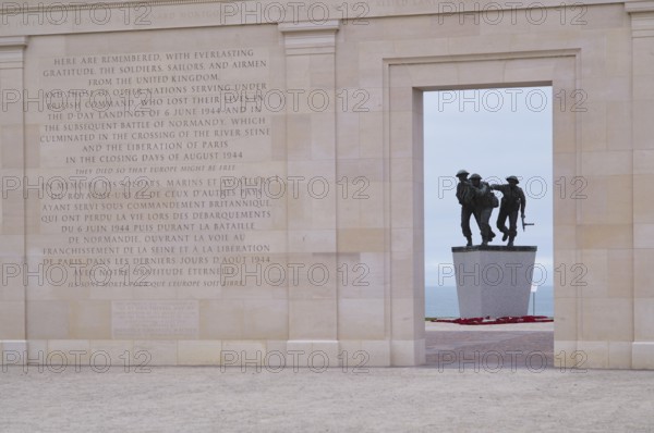 Three fighting soldiers, sculpture, British Normandy Memorial, war memorial, Ver-sur-Mer, D-Day,