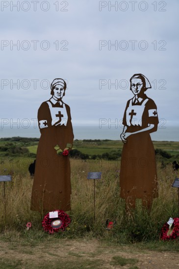 Nurse Mollie Evershed and Dorothy Field, installation, Standing with Giants, honouring the