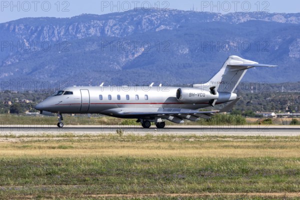A Bombardier Challenger 350 aircraft of VistaJet with the registration number 9H-VCQ at Palma de