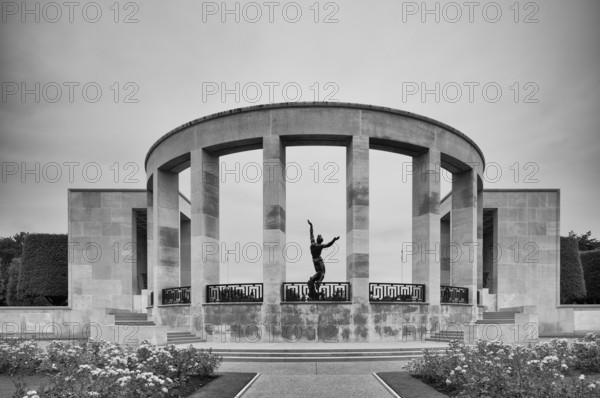 Bronze statue The Spirit of American Youth Rising from the Waves by Donald De Lue, military
