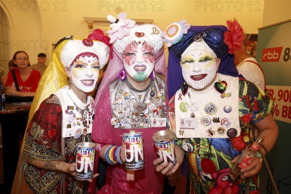 Sisters of Perpetual Indulgence at the show - Gemeinsam Bunt - the 6th benefit concert on 14.07