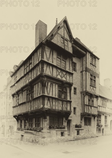 Historic half-timbered house, Maison à pans de bois de la rue des Cuisiniers, old town, black and