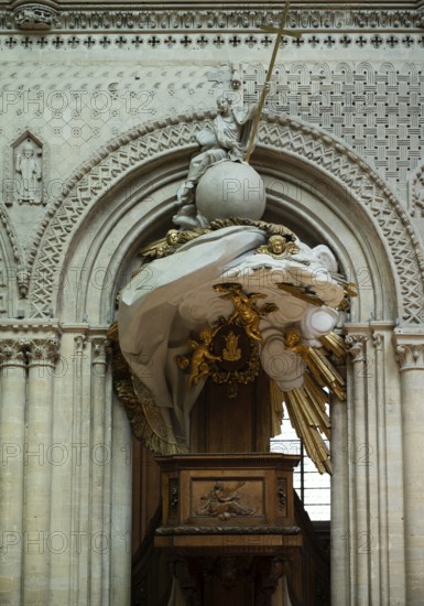 Interior view, angel on pulpit, holding a golden sword, Cathédrale Notre-Dame de Bayeux, Bayeux,