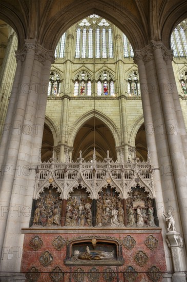 Interior view, tomb of St Adrien of Hénencourt, Cathédrale Notre-Dame d'Amiens, Amiens, Somme,
