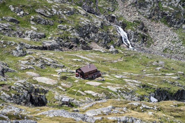 Elberfelderhütte mountain hut in the upper Gössnitztal valley, Wiener Höhenweg, Schober group, Hohe