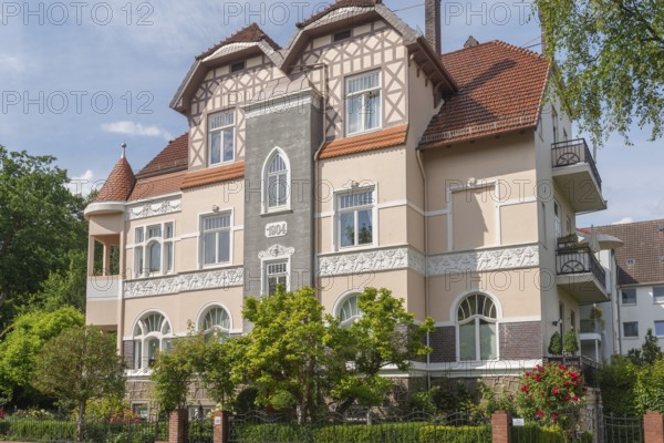Living in the Schwachhausen district, façade of a Wilhelminian style villa, year 1904,