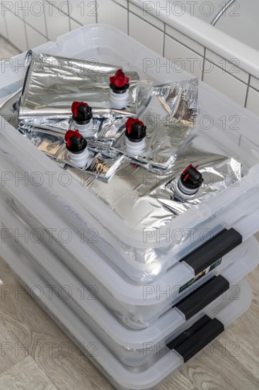 10 litre water bag, for storing drinking water at home, as an emergency reserve in the event of a