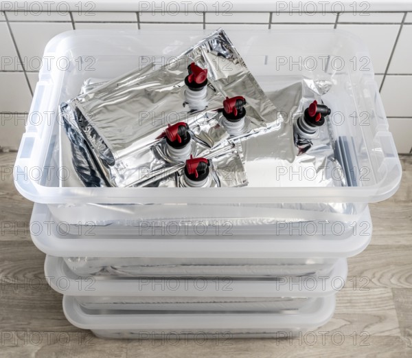10 litre water bag, for storing drinking water at home, as an emergency reserve in the event of a