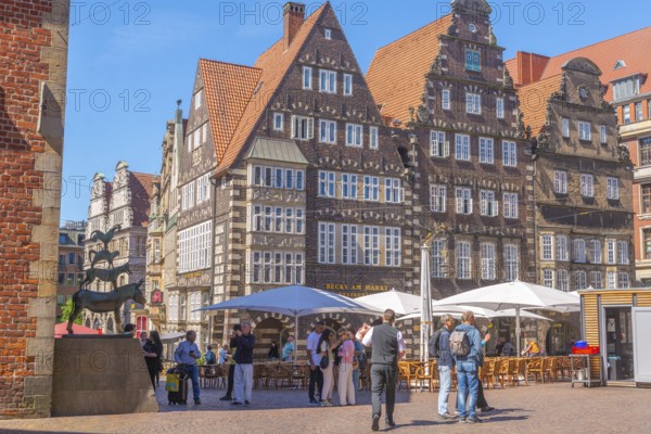 Bremen Town Musicians at the town hall, donkey, dog, cat, rooster, fairy tale by the Brothers