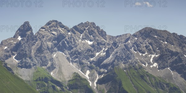 Mountain panorama from Fellhorn 2037m, to the Allgäu main ridge with Trettachspitze 2595m,