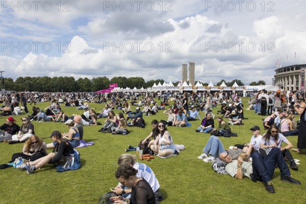 Overview of the meadow at the Lollapalooza Festival in the Olympiastadion and on the Maifeld,