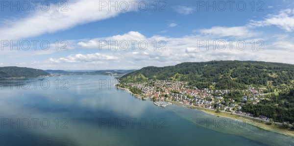 Luftbild, Panorama von der Ortschaft Sipplingen am Bodensee bei sommerlicher Vegetation, gegenüber