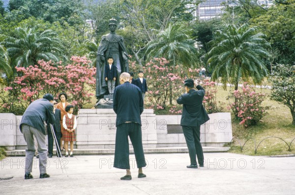 Sunday outings family photo, Mid Levels, Botanical Gardens, Hong Kong, Asia, 1964 children pose by