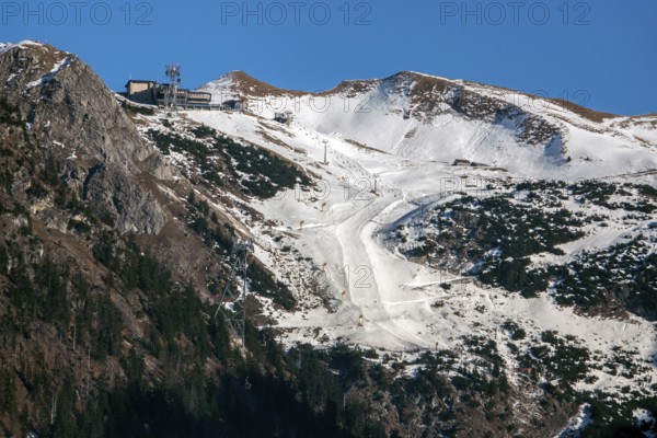 View of the Nebelhorn ski area, back left station Höfatsblick der Nebelhornbahn, Oberallgäu,