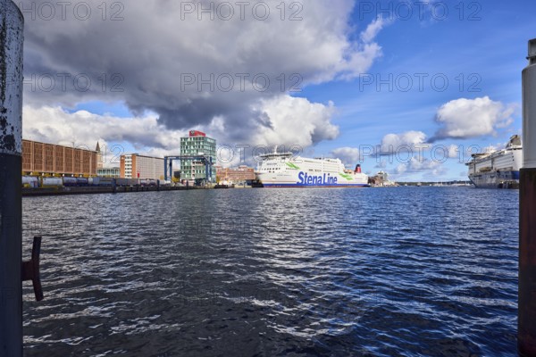 Kiel Fjord, harbour, duckdalben, ferry, seaport Kiel GmbH and Co. KG, quay, portal crane, general