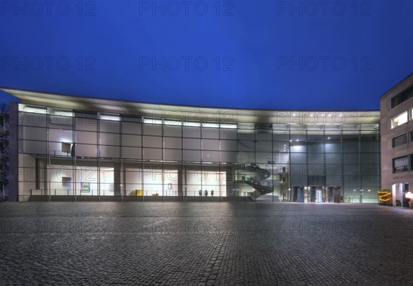 Neues Museum, State Museum of Art and Design in the evening, Luitpoldstr. 5, Nuremberg, Middle