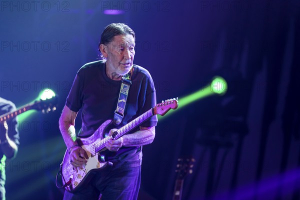 Chris Rea, singer and guitarist Christopher Anton Chris Rea live on Road Songs for Lovers tour at