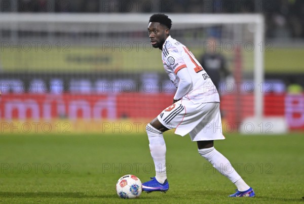 Alphonso Davies Bayern FC Munich FCB (19) Action on the ball Voith-Arena, Heidenheim,