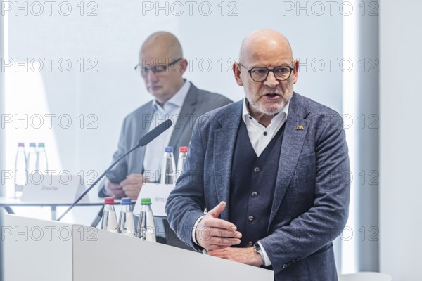 Winfried Hermann (MdL, Greens, Transport Minister BW) . Left: Olaf Drescher, Chairman of the