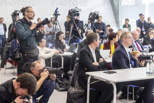 Great media interest following the special meeting of the Stuttgart 21 Steering Committee with