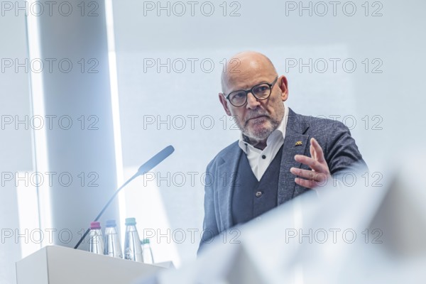 Winfried Hermann (MdL, Greens, Transport Minister BW) . Special meeting of the Stuttgart 21