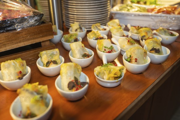 Buffet with warm dim sum and decorative spices, Christmas party Dekra Congresshotel Wart, Calw