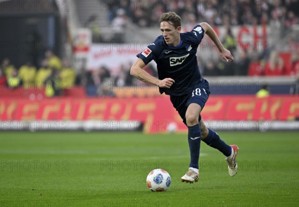 Wouter Tohumcu TSG 1899 Hoffenheim (18) Action on the ball MHPArena, MHP Arena Stuttgart,