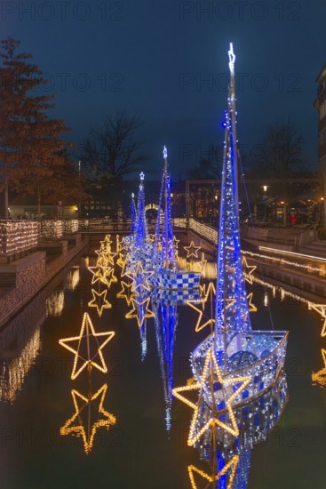 Christmas decoration in Kiel am Holstenfleet, Kleiner Kiel Canal, city center, Christmas, lighting,