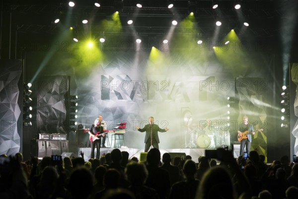 Bernd Römer (guitarist), Martin Becker (keyboarder), Claudius Dreilich (singer), Heiko Jung