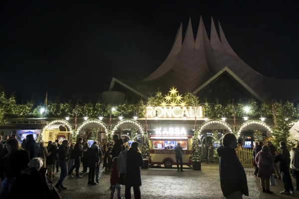 Overview of the premiere of the 21st Original Roncalli Christmas Circus in Berlin's Tempodrom on 19