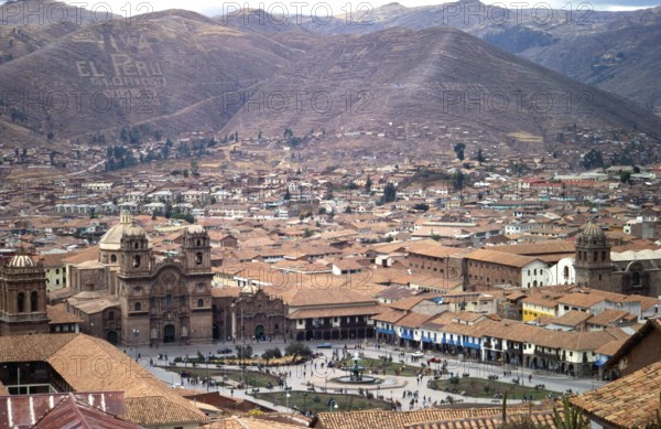 Placa de Armas, Cusco, Andean Highlands, South America, September 1997, vintage, retro, old,