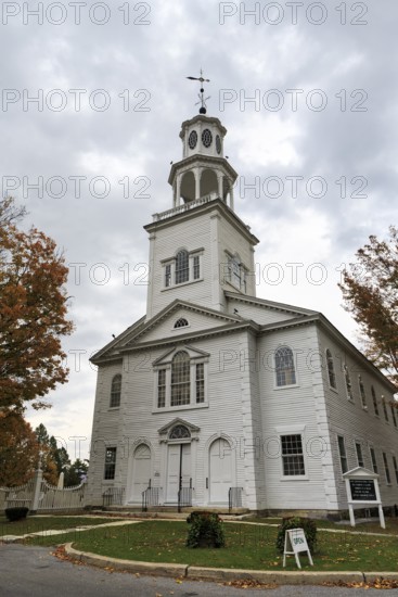 First Congregational Church of Bennington, historic church, multi-tiered bell tower, Palladian