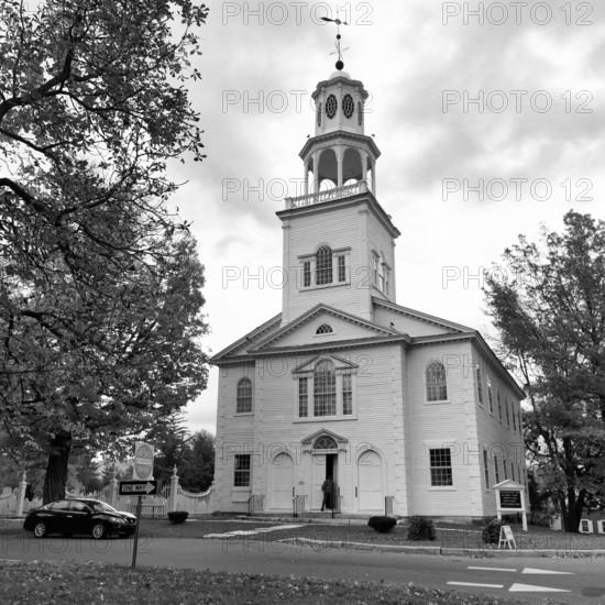 First Congregational Church of Bennington, historic church, multi-level bell tower, Palladian