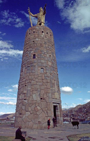 Inka Pachacutec Yupanqui statue in Cusco, Andean highlands, Peru, South America, September 1997,