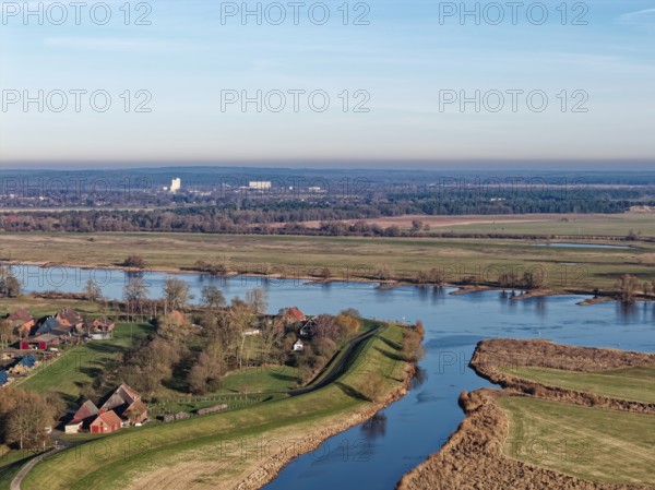 The Radegaster Haken with Elbe dike on the Elbe near Bleckede-Radegast on a clear winter day in the