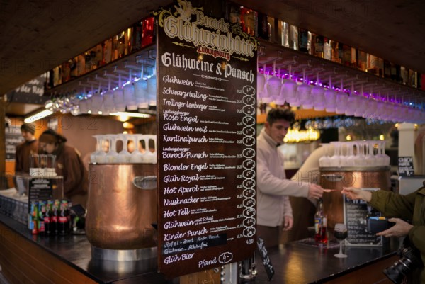 Drinks menu, various types of mulled wine, mulled wine stand, mulled wine sale, sales stand, food,
