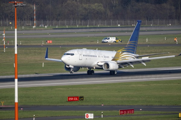 Landing of the Boeing 737-700 BBJ, Royal Jet, airline from the United Arab Emirates based in Abu