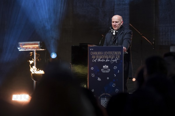 Kai Wegner (Governing Mayor of Berlin) speaks at the lighting of lights to mark 20 years of