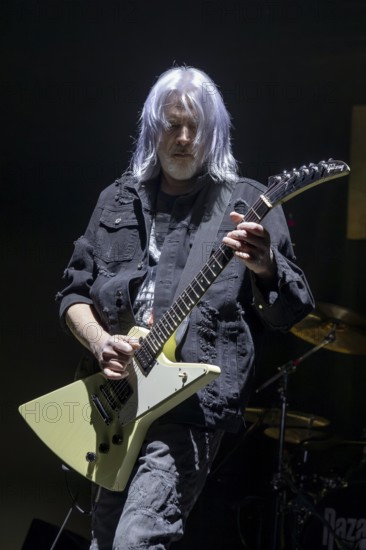 Jimmy Murrison, guitarist, NAZARETH, hard rock band, UK, Bending The Rules 2025 tour, live, 17.12