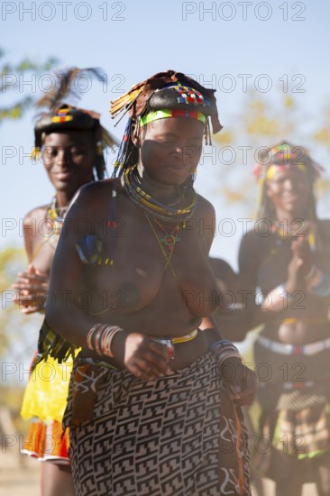 Traditional dance, brightly decorated woman of the Hakaona tribe, also Havakona or Hakawona, near