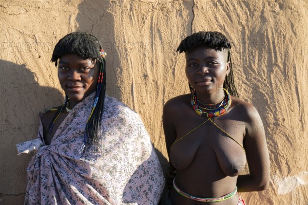 Portrait, brightly decorated woman of the Hakaona tribe, also Havakona or Hakawona, near Opuwo,