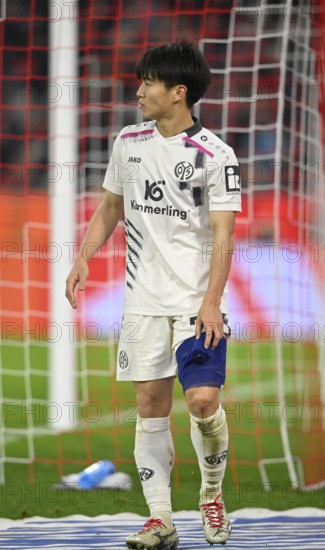 Sota Kawasaki 1. FSV Mainz 05 (24) injured thigh injury Bandage Allianz Arena, Munich, Bavaria,