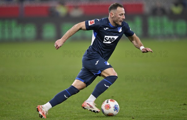 Vladimir Coufal TSG 1899 Hoffenheim (34) Action on the ball PreZero Arena, Sinsheim,