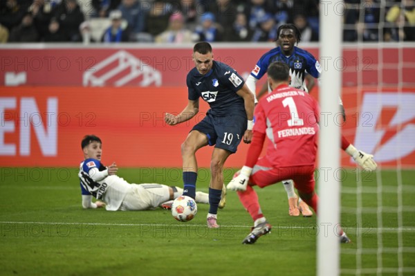 Goal kick Action Goal chance Tim Lemperle TSG 1899 Hoffenheim (19) against goalkeeper Daniel Heuer