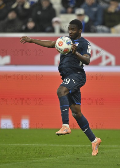 Bazoumana Touré TSG 1899 Hoffenheim (29) Action on the ball PreZero Arena, Sinsheim,