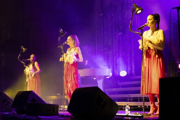 Laing, electro soul pop, D, The Grand Gala 2025, live on 13.12.2025, Huxley's New World, Berlin,
